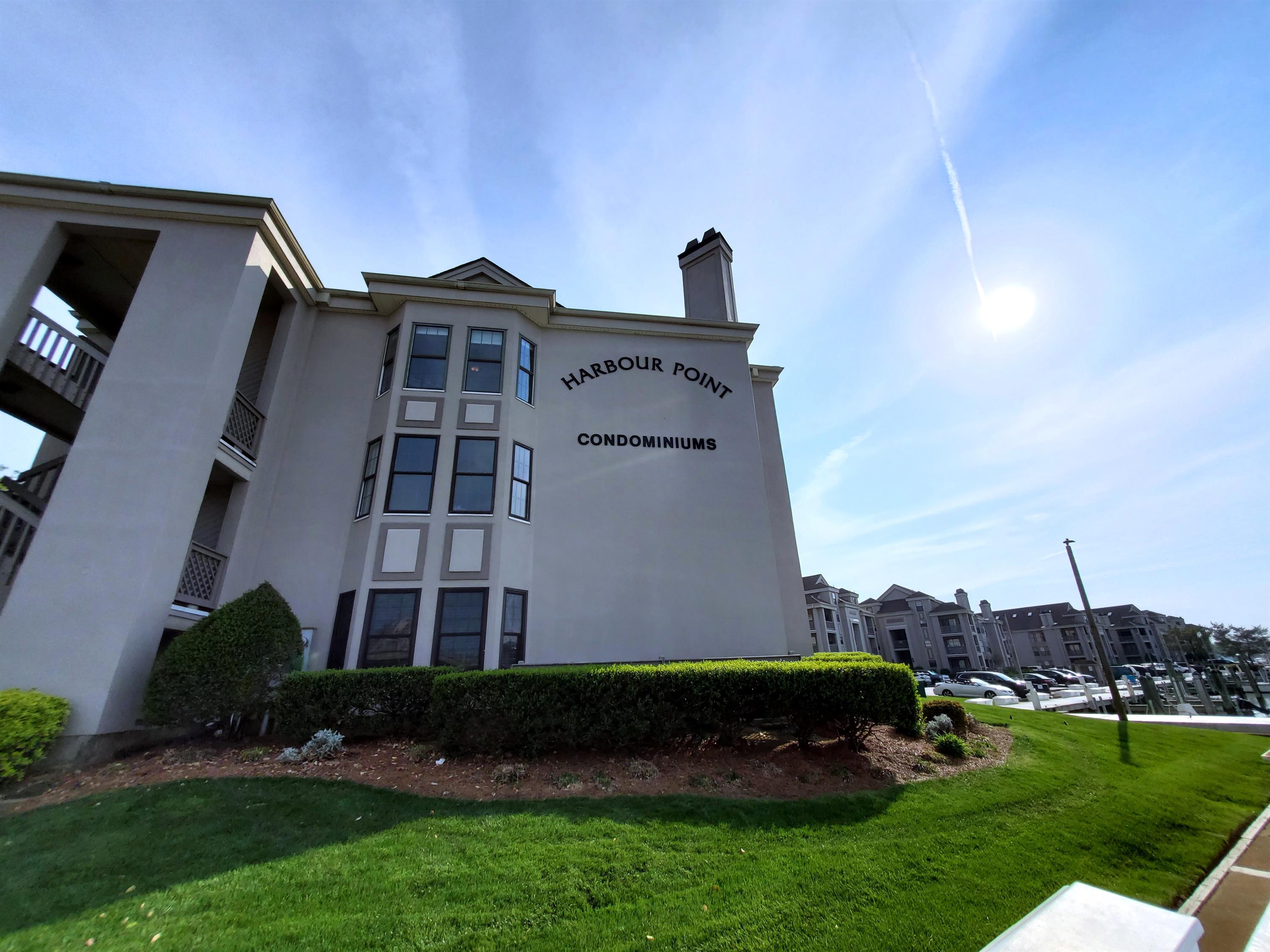 405 Harbour Point