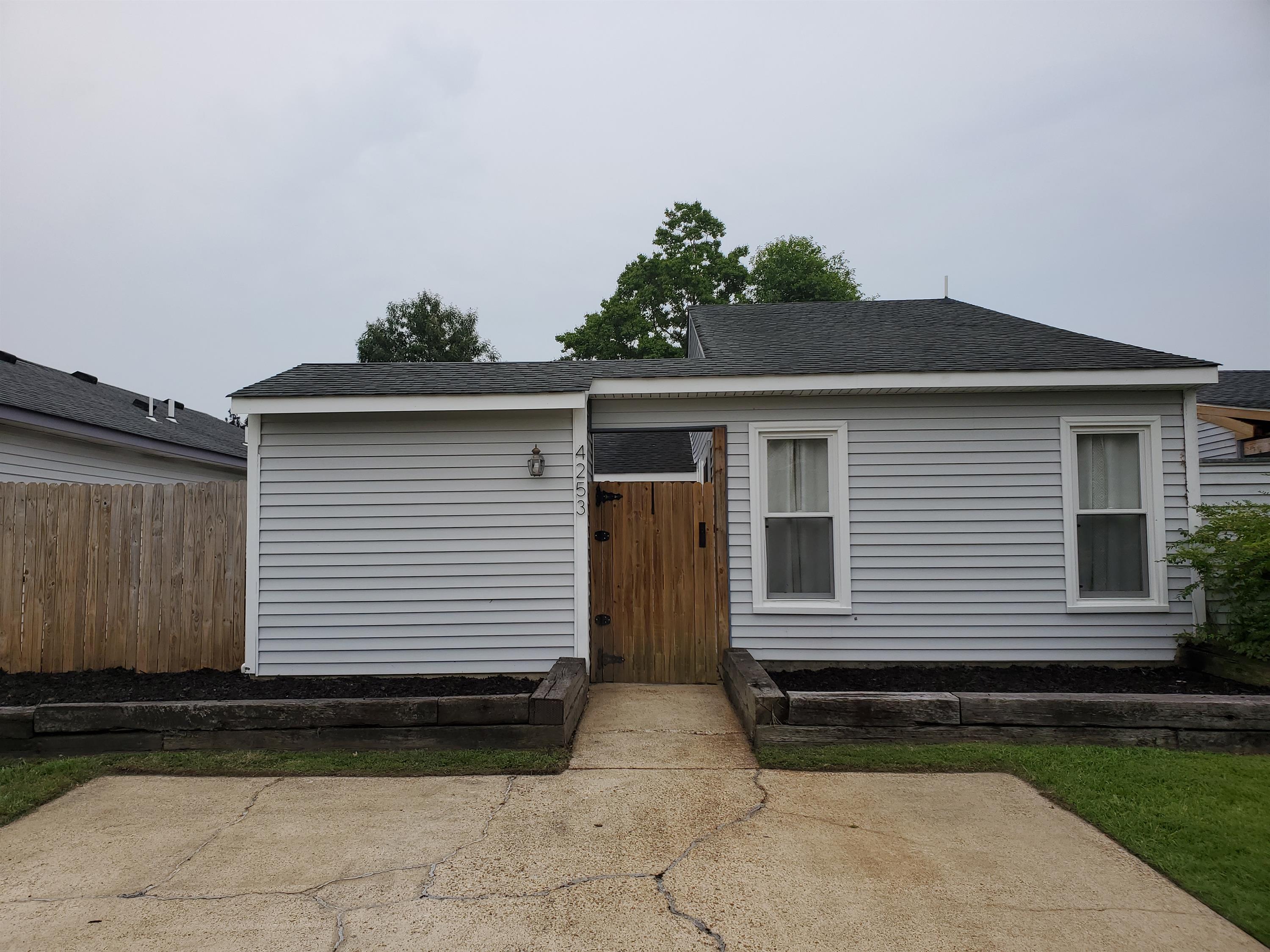 4253 Longwood Road