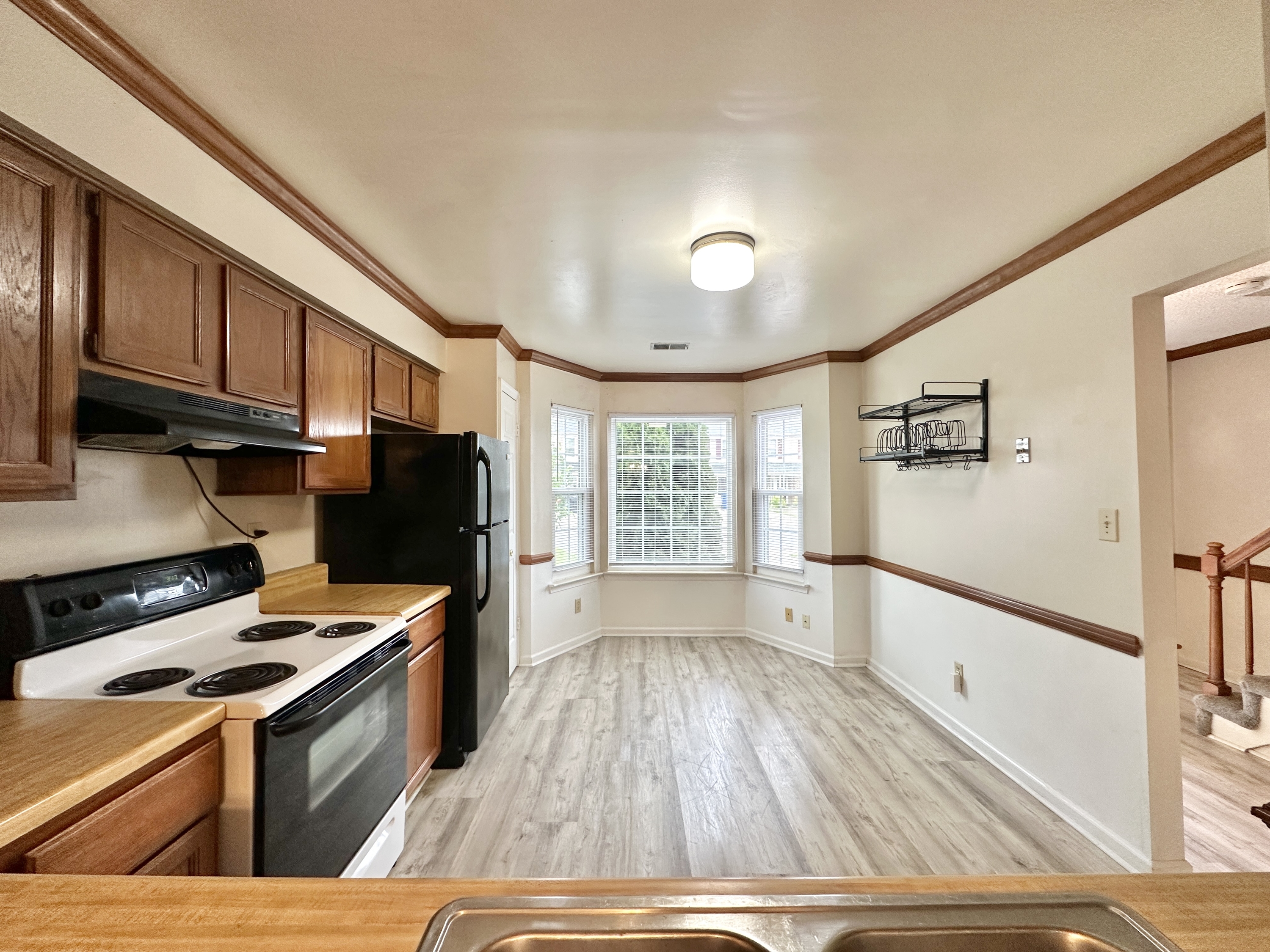5229 Westhaven Crescent - 1