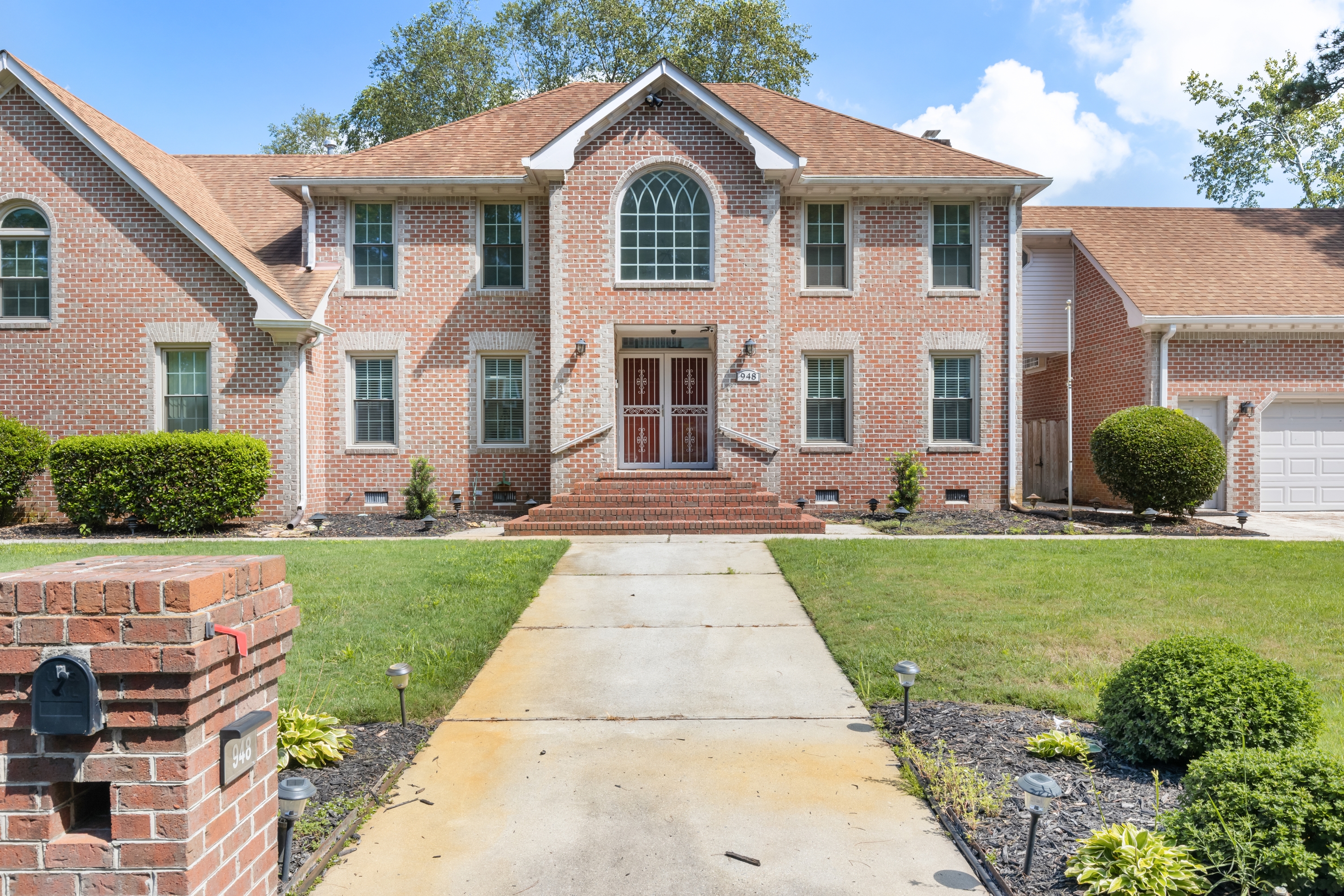 948 Forest Lakes Circle